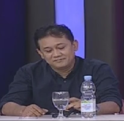 Sindiran Telak Bagi Denny Siregar; “Tak Pandai Menari Jangan Menyalahkan Lantai”