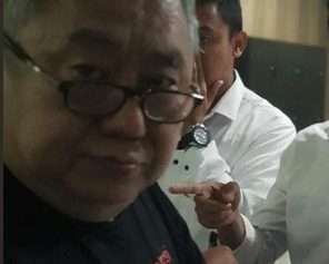 Lieus Sungkharisma yang Bikin Kesel; Dihantam Sesama Ethnik, Dituding Oleh Beda Ethnik