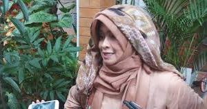 Tetap semangat, Bunda Neno Warisman !!!