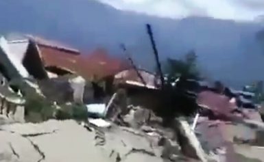 [TOLONG FOKUS] Korban Gempa Palu: Kami Disini Menderita, Kalian Malah Sibuk Berdebat soal Penjarahan