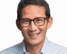 Upercut Sandiaga Uno